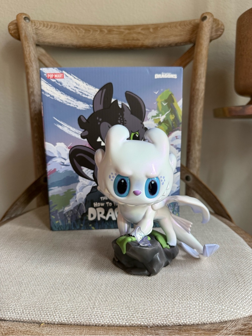 Popmart how to train your dragon secret white dragon